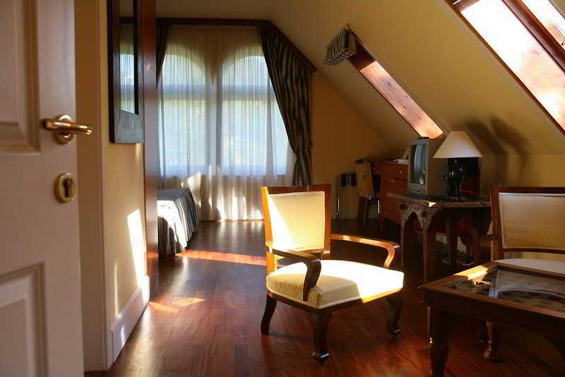 Uhu Villa Suites Βουδαπέστη Δωμάτιο φωτογραφία